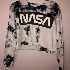 Chemistry NASA crop-top comfy long sleeve. Black and white tie-die. Size:M